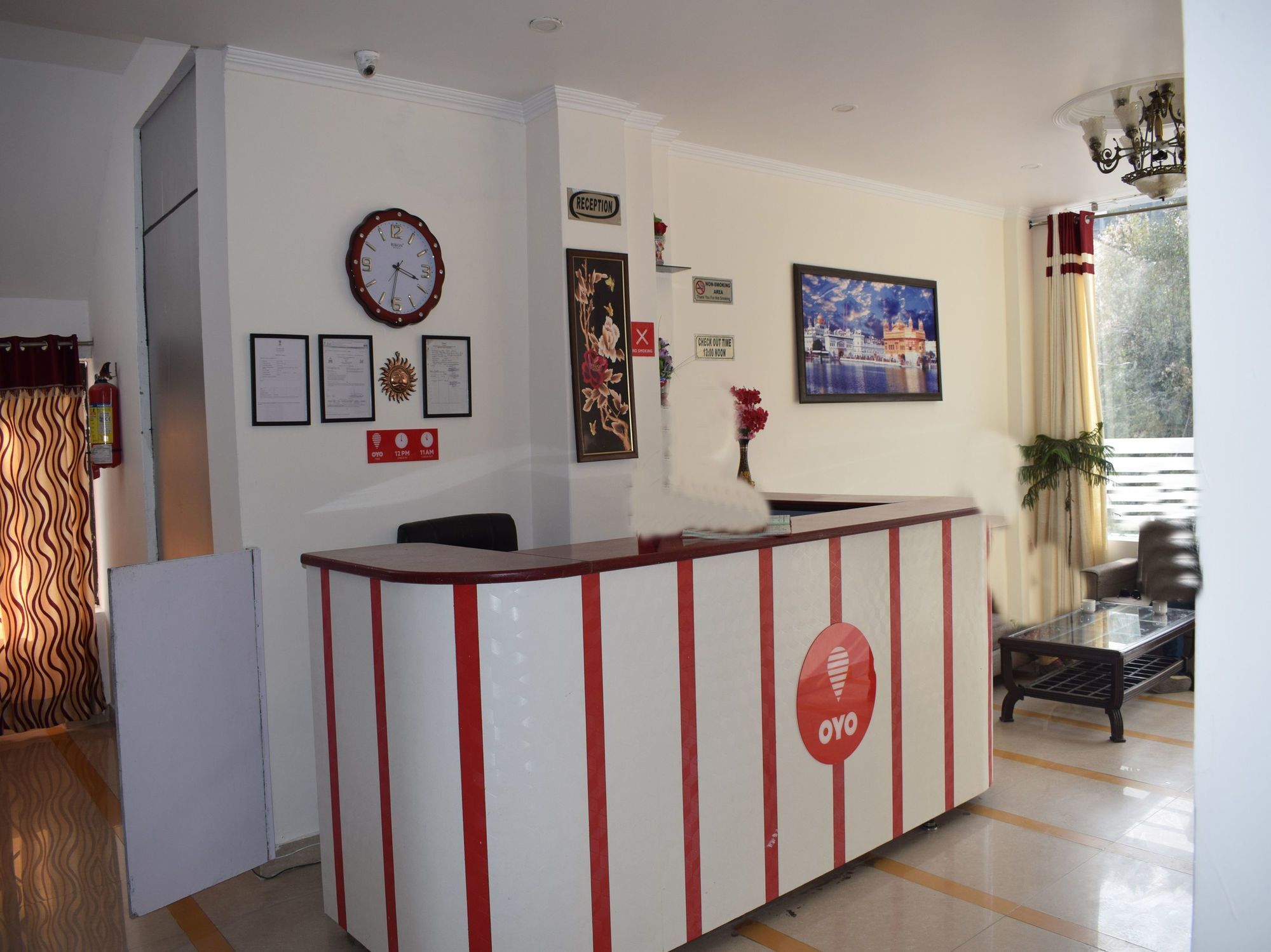 Oyo 10322 Hotel Raja Palace 达兰萨拉 外观 照片